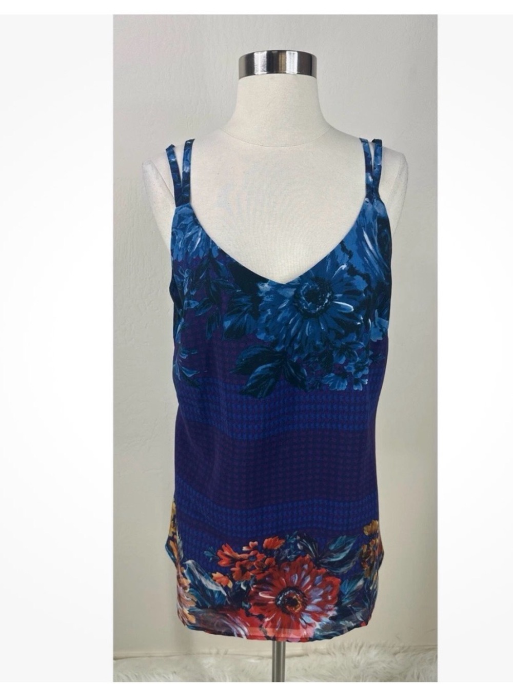 Cabi Floral V-Neck Camisole Tank Top - Blue